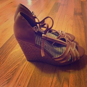 Jessica Simpson Wedges ✨